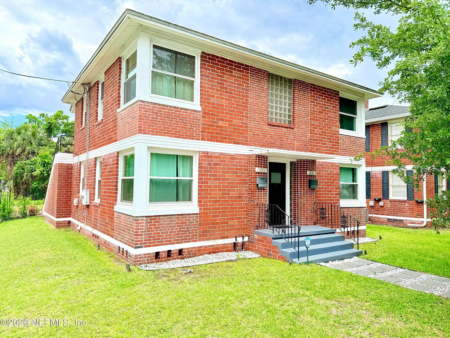 2 bed, 1.0 bath, 1000 sqft, $1,675 — Photo 2