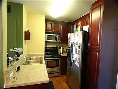 2nd image of 5520 Owensmouth Ave APT 203