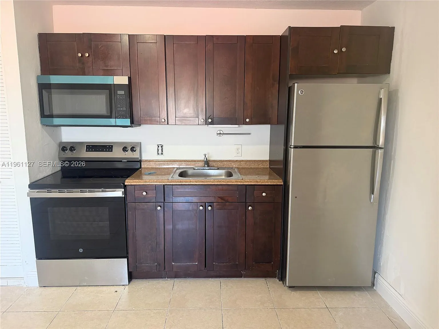 Twin Rose Condo Iii 10/3 — Photo 4