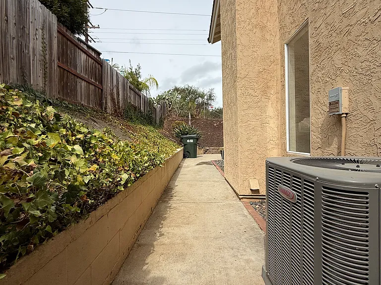 Tecate Gln — Photo 44