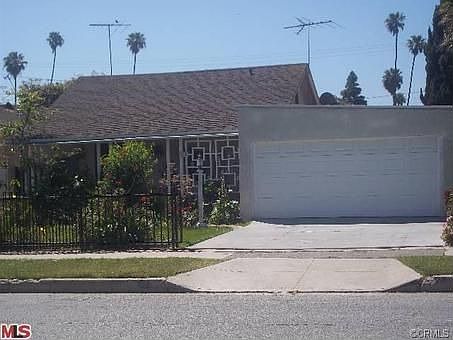 1st image of 700 E Hardy St