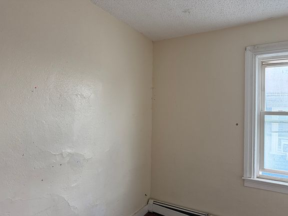 5th image of 87 Ring St APT 3