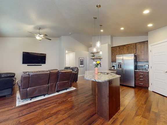 4th image of 2261 S Tonaquint Dr #48