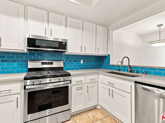 5th image of 6638 Clybourn Ave Unit 41