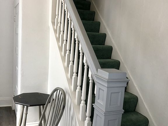 3rd image of 206 Grant St