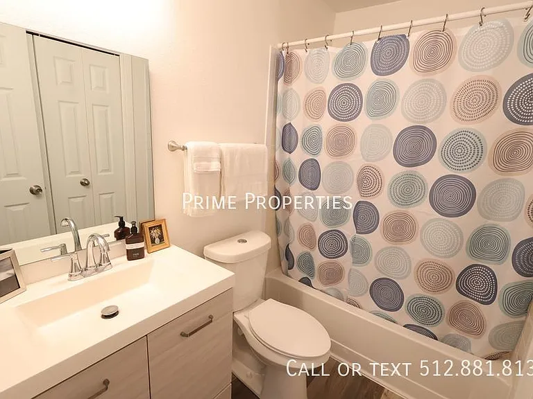 1015 E Yager Ln #92 — Photo 11