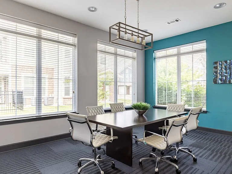 Alinium at Zionsville — Photo 10