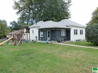401 9th St, Alton, IA 51003