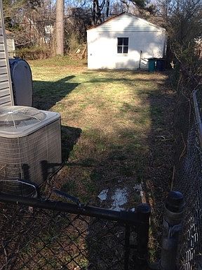 3rd image of 7523 Wentworth Ave