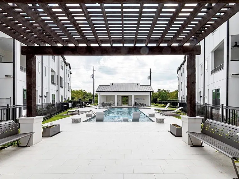 2804 Grand Fountains Dr #B — Photo 31