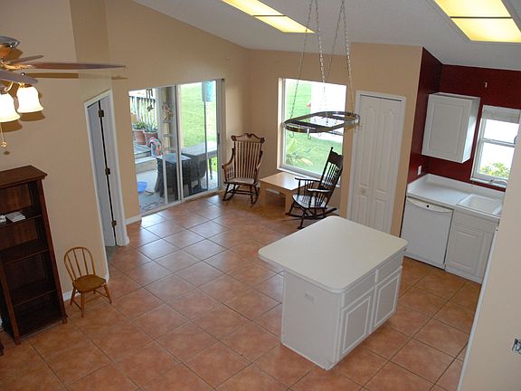 Kitchen and Breakfast Area