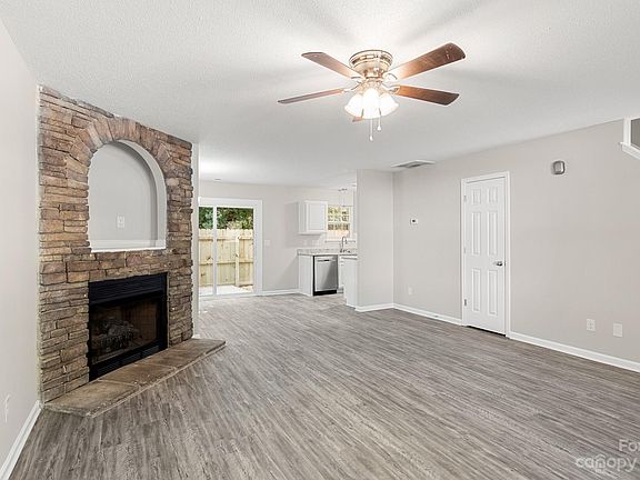 5th image of 8163 Kings Creek Dr
