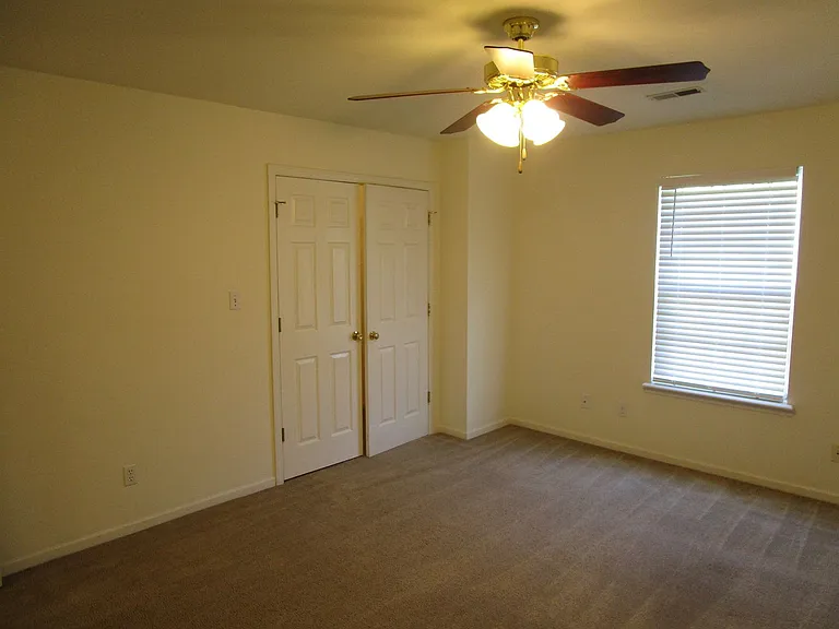 1725-1727 Louise Cir — Photo 14