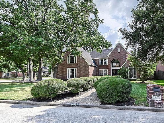 3rd image of 15107 Lantern Creek Ln