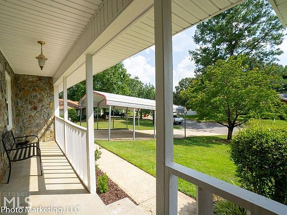3rd image of 105 Crestwood Ct