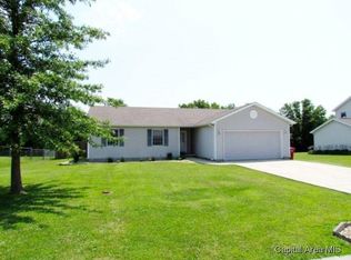 504 Bitterroot Dr, Athens, IL 62613