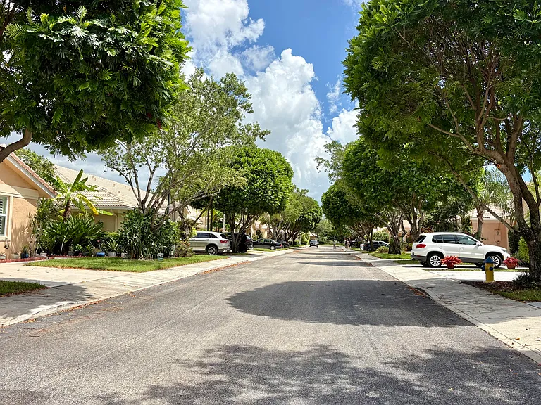 315 Coral Trace Ln — Photo 33