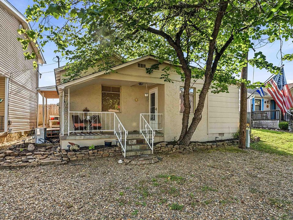 1st image of 105 Chambers Point #4
