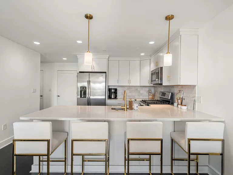 770 Washington Ave #404 — Photo 10