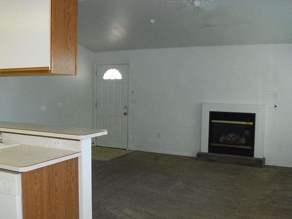 2nd image of 2150 SW Canyon Dr APT A