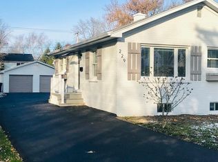 229 N West St, Naperville, IL 60540
