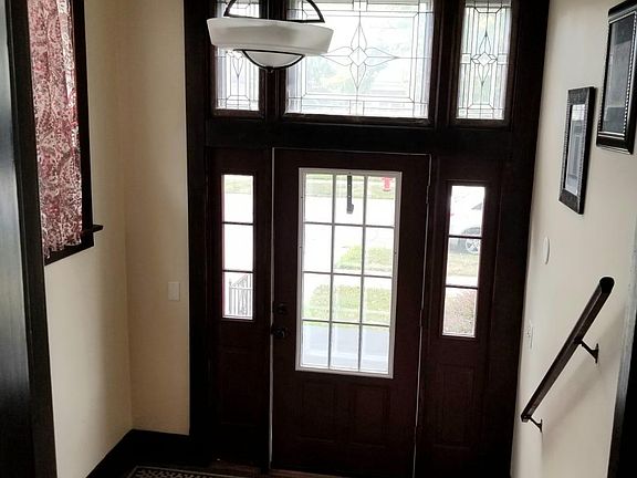 2nd image of 287 Sterling Ave