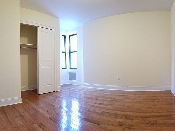 3rd image of 715 Saint Marks Ave APT 4L