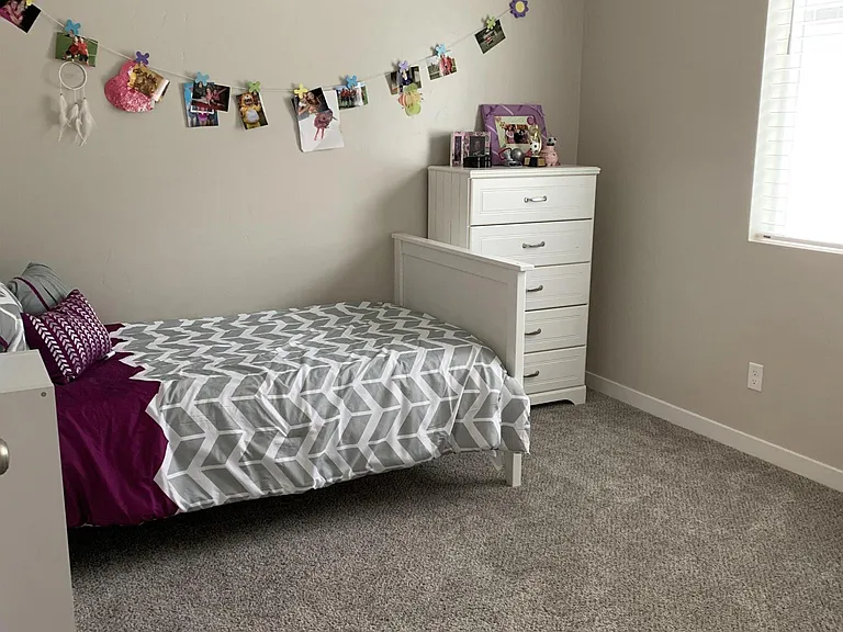 769 E Springloyd St — Photo 10