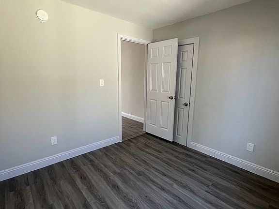 5th image of 1043 W 95th St #1043