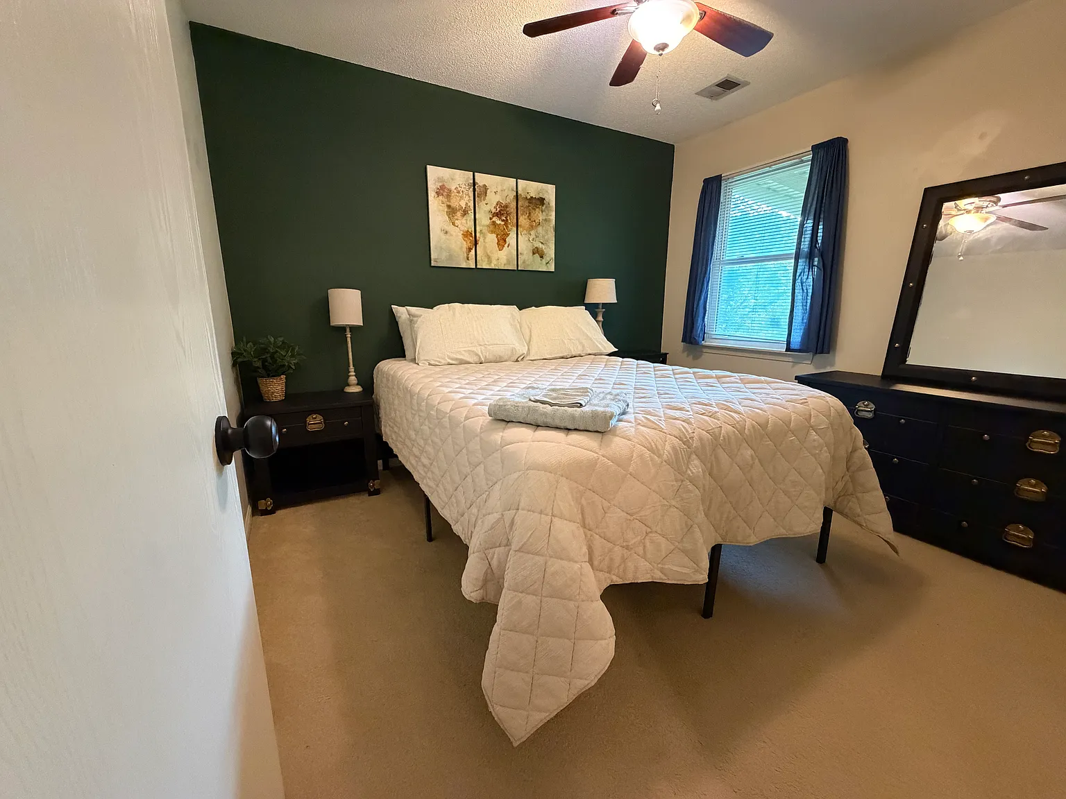 2 bed, 800 sqft, $1,800 — Photo 1
