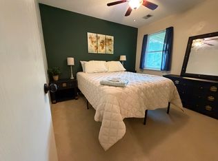 116 SE Greystone Dr, Lees Summit, MO 64063