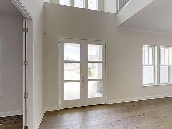 3rd image of 729 Outlook Dr