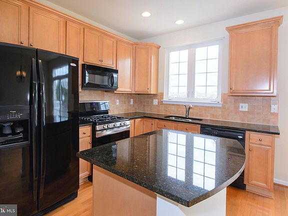 4th image of 7026 Little Thames Dr