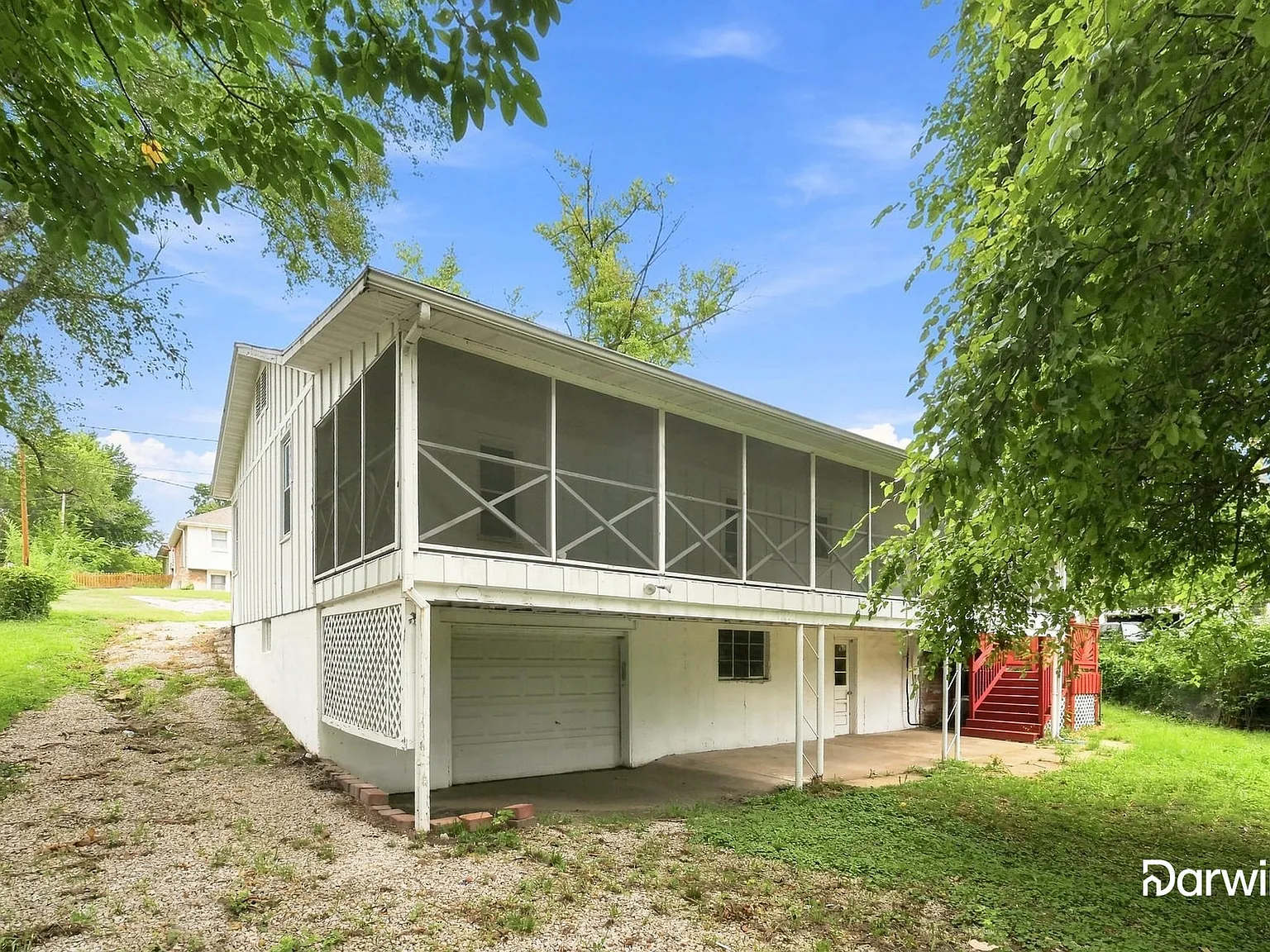 3 bed, 1.0 bath, 1056 sqft, $1,430 — Photo 2