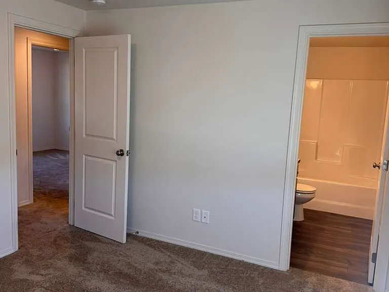 1642 Zoe Ave — Photo 20