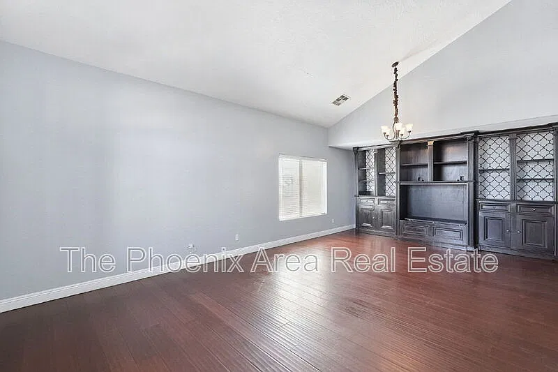 3 bed, 2.5 bath, 2789 sqft, $2,795 — Photo 4