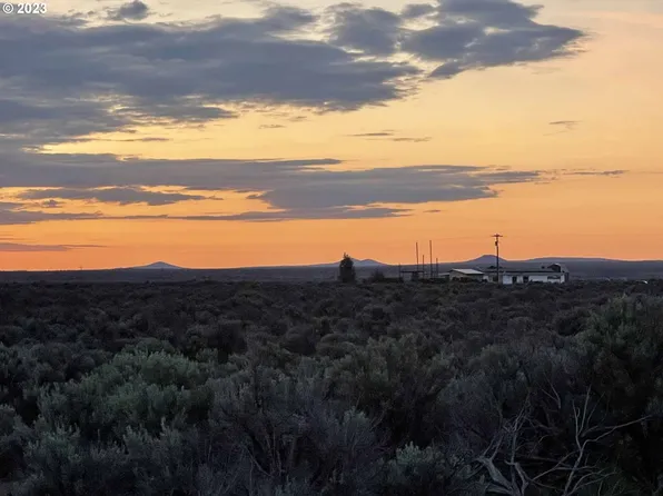 2100 Sagewood Dr, Christmas Valley, OR 97641