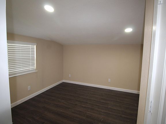 5th image of 449 Cherry Creek Ln