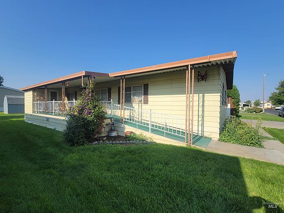 2nd image of 1605 Grandview Dr N Space 30