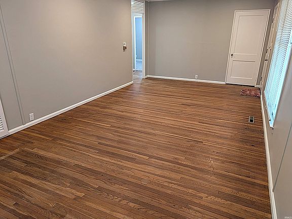 3rd image of 1619 Logan Ave