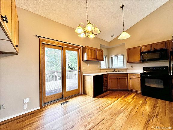 4th image of 310 Medford Dr