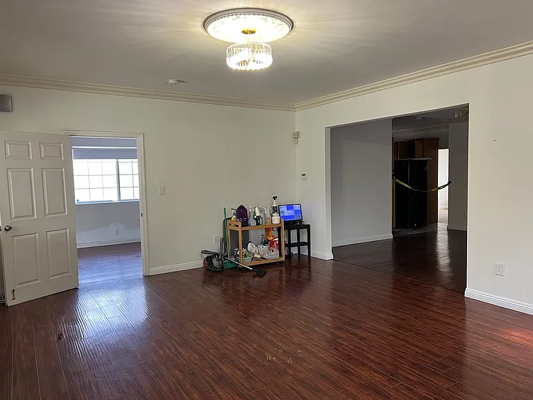 1248 S Manhattan Pl — Photo 5