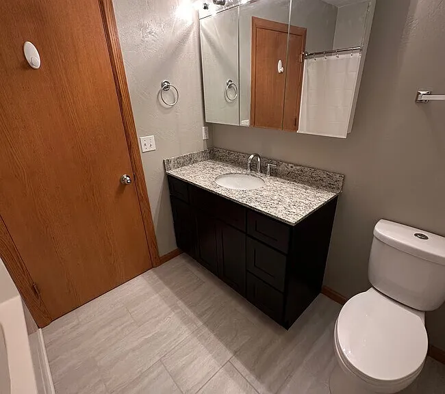 Main bathroom with all new tile