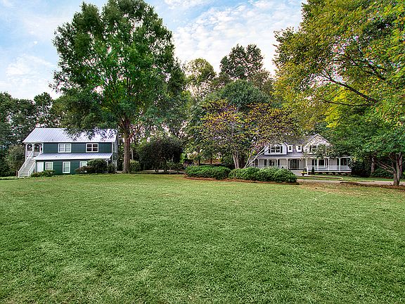 Detached 4-car garage 