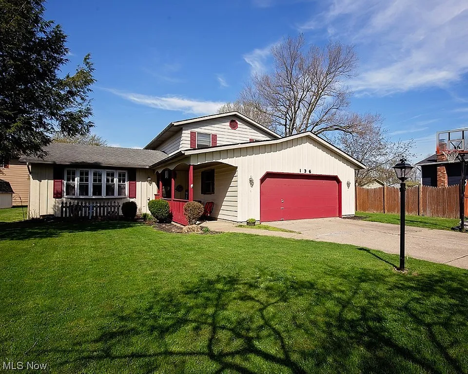 136 Winthrop Dr photo 1