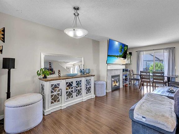 4th image of 401 W Copperpond Lndg SE