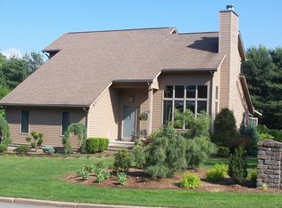 5 Thomas Ln, Cranston, RI 02921