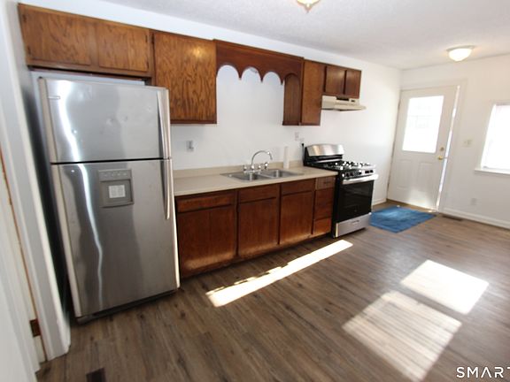 2nd image of 24 Brook St