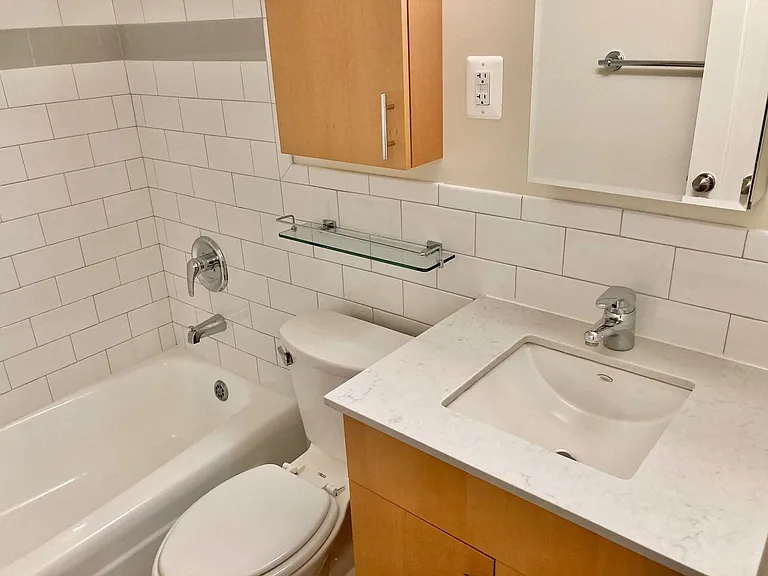 1255 New Hampshire Ave NW — Photo 80