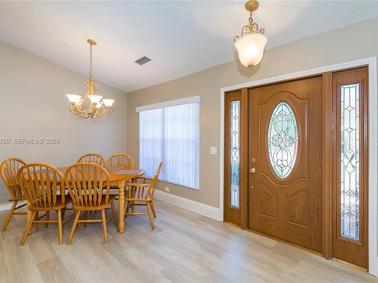 850 Amherst Ave — Photo 4